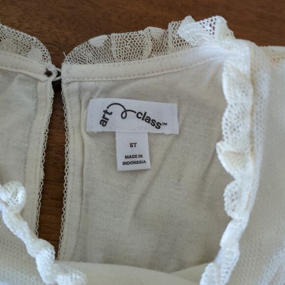 Girls short sleeve mesh lace cream color Dress size 5T GUC - Picture 5 of 8